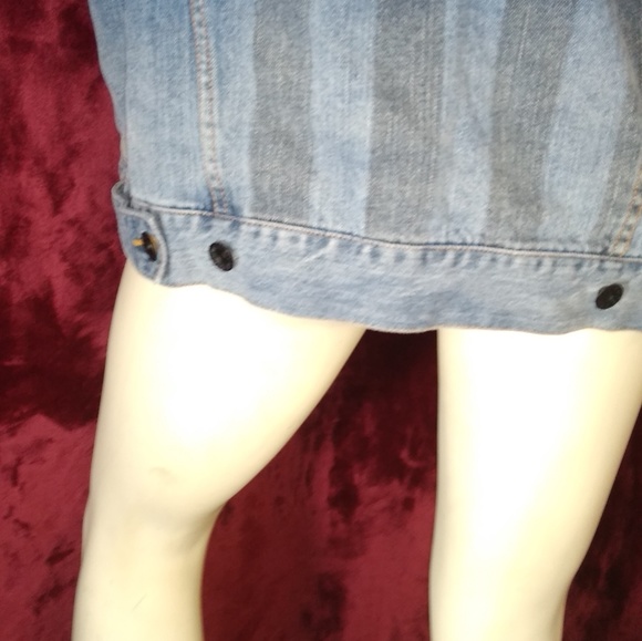 Distressed blur jean vest - Picture 5 of 6